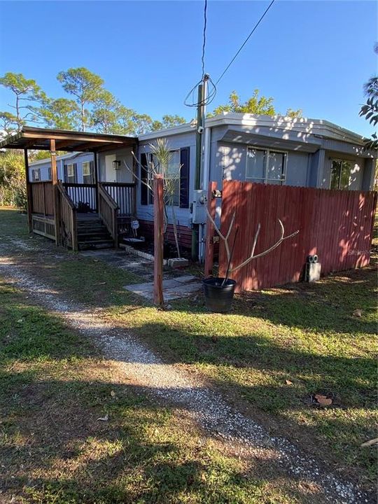 На продажу: $143,900 (3 спален, 1 ванн, 1212 Квадратных фут)