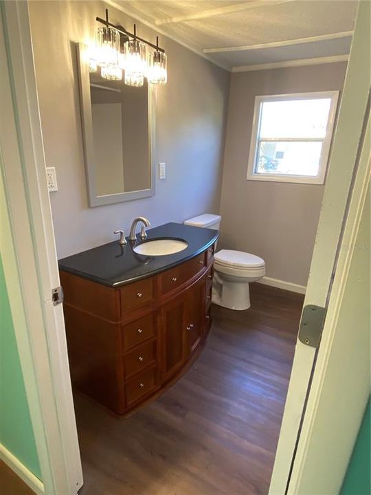 На продажу: $143,900 (3 спален, 1 ванн, 1212 Квадратных фут)