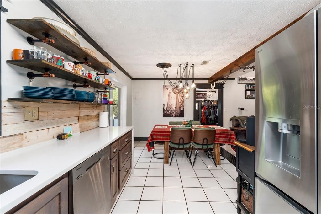 待售: $375,000 (3 贝兹, 2 浴室, 1560 平方英尺)