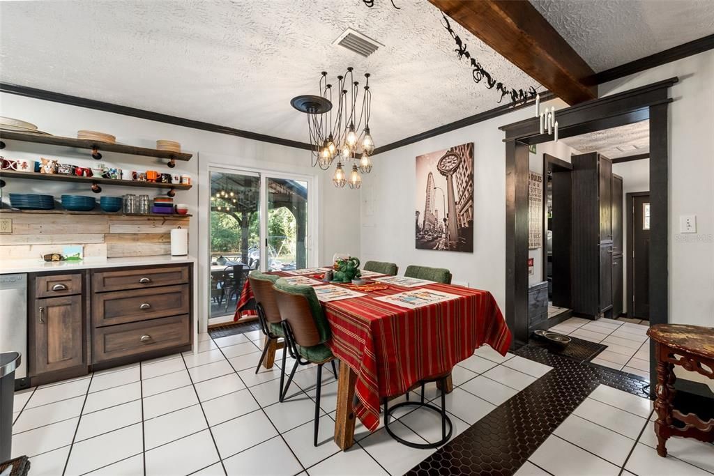 待售: $375,000 (3 贝兹, 2 浴室, 1560 平方英尺)