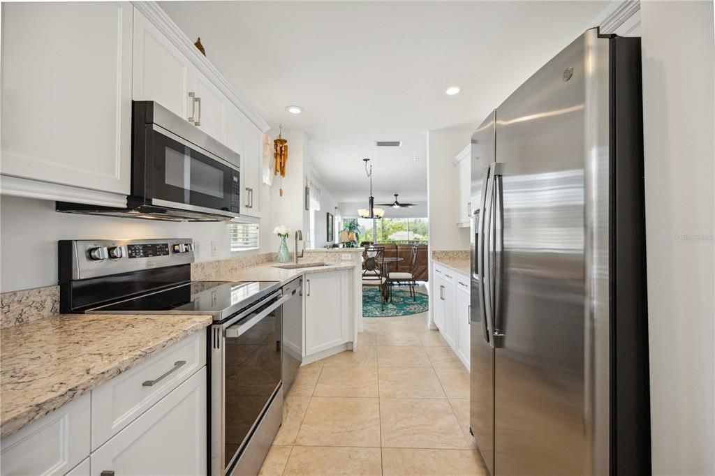 For Sale: $299,900 (3 beds, 2 baths, 1207 Square Feet)