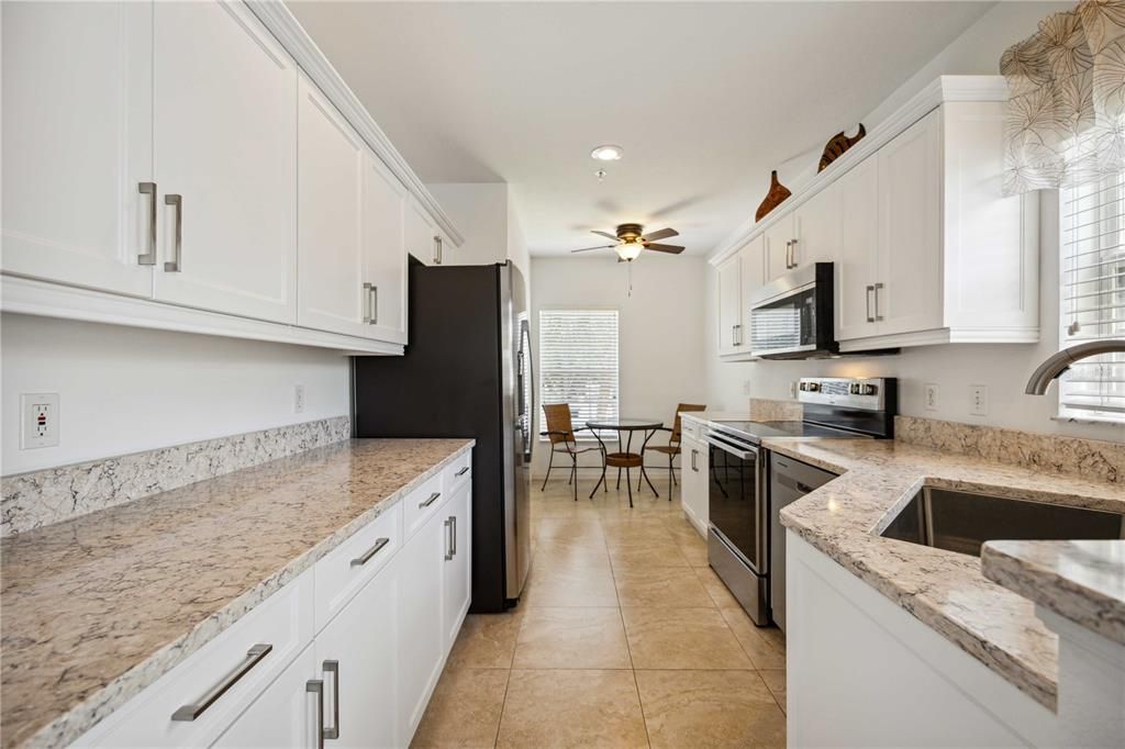 For Sale: $299,900 (3 beds, 2 baths, 1207 Square Feet)