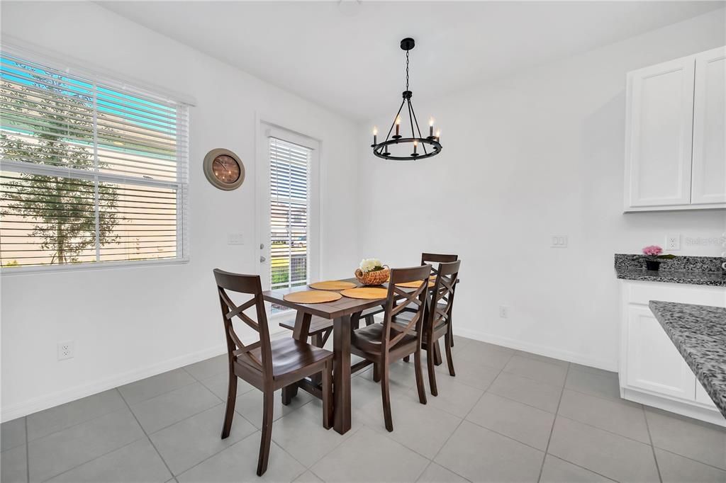 待售: $340,000 (3 贝兹, 2 浴室, 1653 平方英尺)