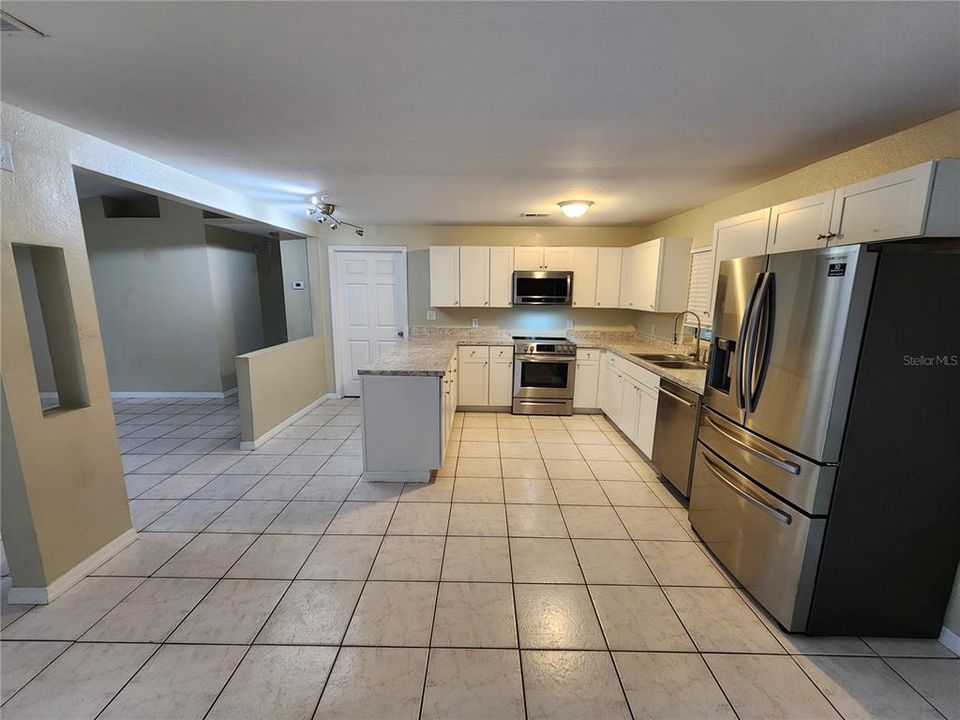 В аренду: $1,800 (3 спален, 2 ванн, 1376 Квадратных фут)