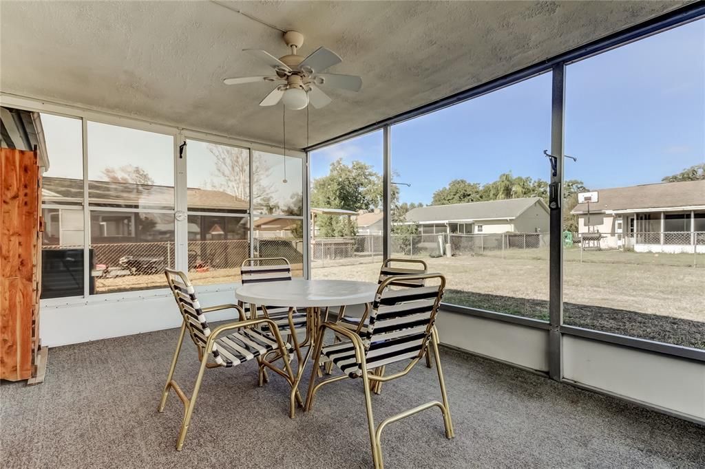 For Sale: $188,000 (2 beds, 1 baths, 806 Square Feet)