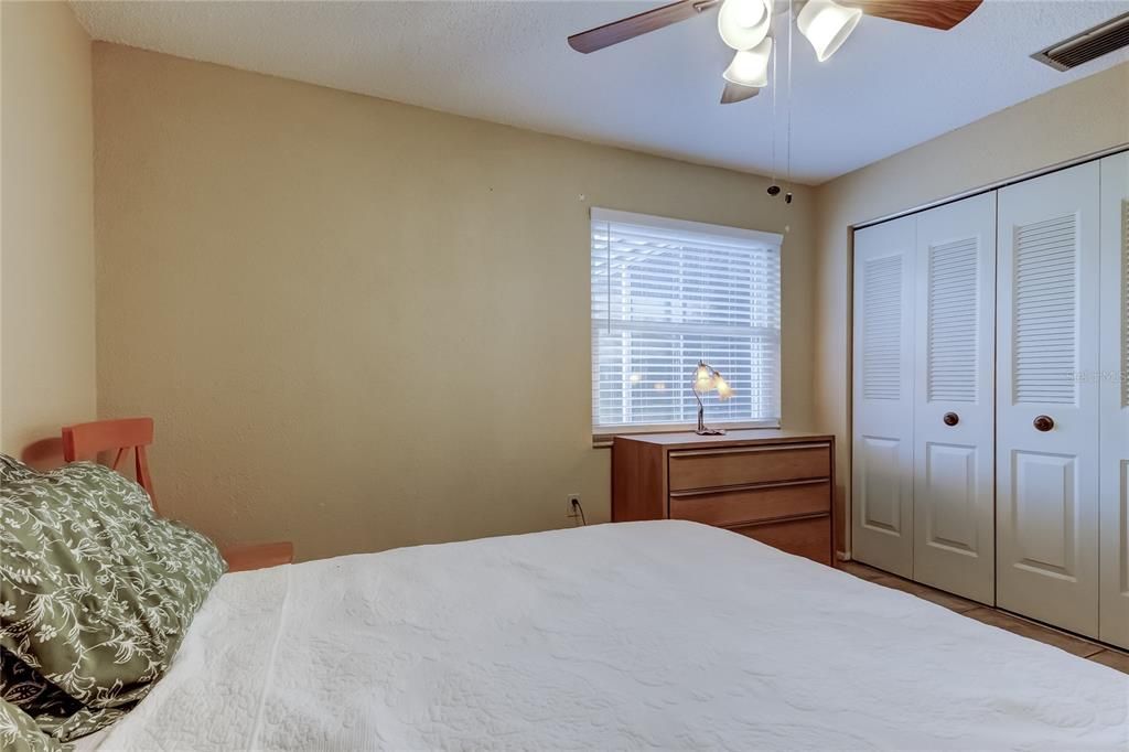 For Sale: $188,000 (2 beds, 1 baths, 806 Square Feet)