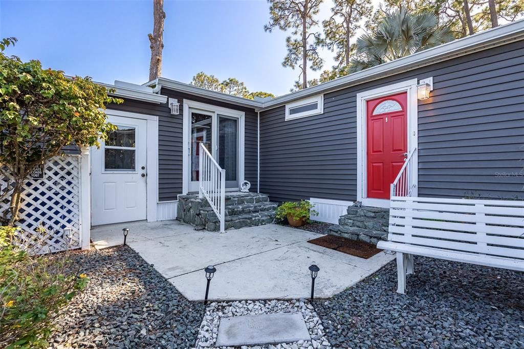 На продажу: $285,000 (2 спален, 2 ванн, 2053 Квадратных фут)