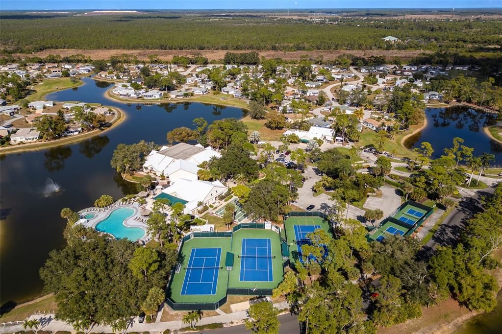 На продажу: $285,000 (2 спален, 2 ванн, 2053 Квадратных фут)