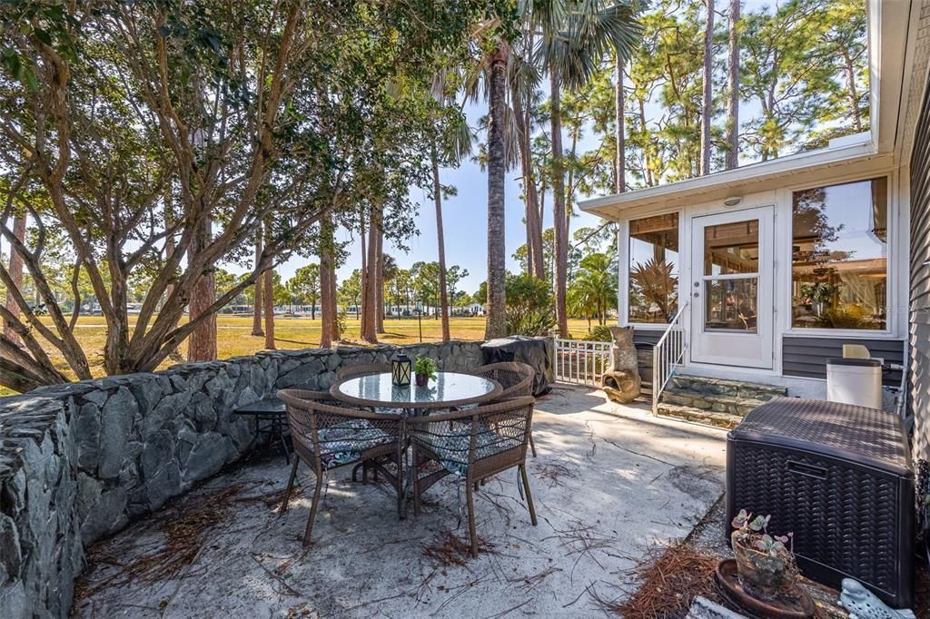 На продажу: $285,000 (2 спален, 2 ванн, 2053 Квадратных фут)