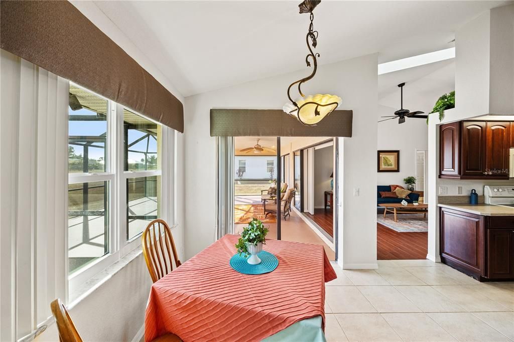 待售: $310,000 (3 贝兹, 2 浴室, 1759 平方英尺)