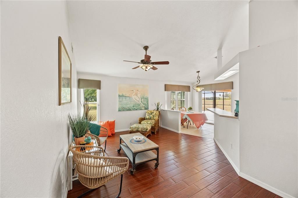 待售: $310,000 (3 贝兹, 2 浴室, 1759 平方英尺)