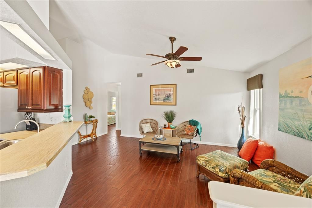 待售: $310,000 (3 贝兹, 2 浴室, 1759 平方英尺)