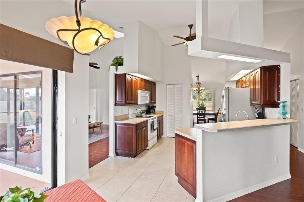 待售: $310,000 (3 贝兹, 2 浴室, 1759 平方英尺)