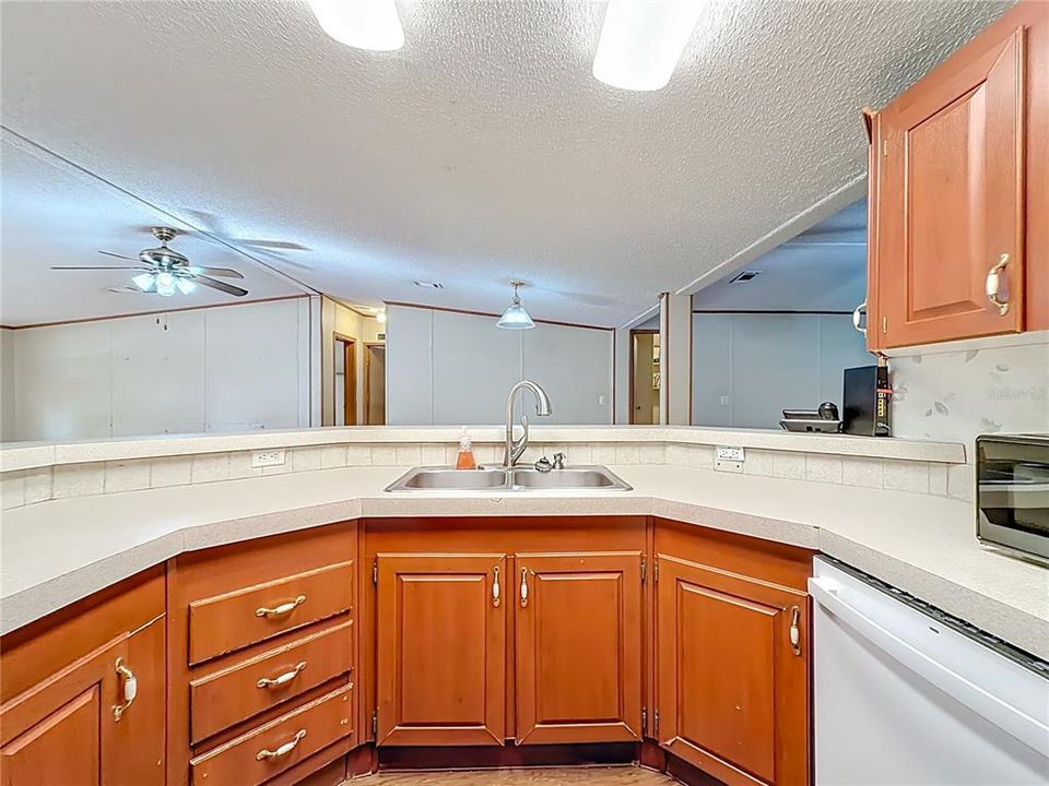 待售: $229,900 (3 贝兹, 2 浴室, 1755 平方英尺)