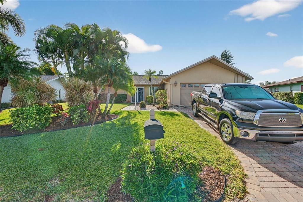 En Venta: $575,000 (3 camas, 2 baños, 1750 Pies cuadrados)