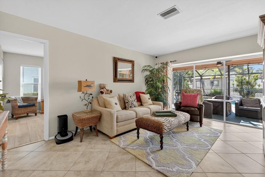 En Venta: $575,000 (3 camas, 2 baños, 1750 Pies cuadrados)