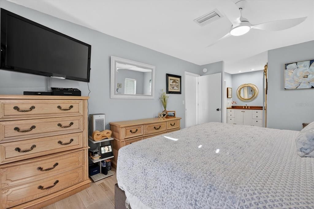 En Venta: $575,000 (3 camas, 2 baños, 1750 Pies cuadrados)