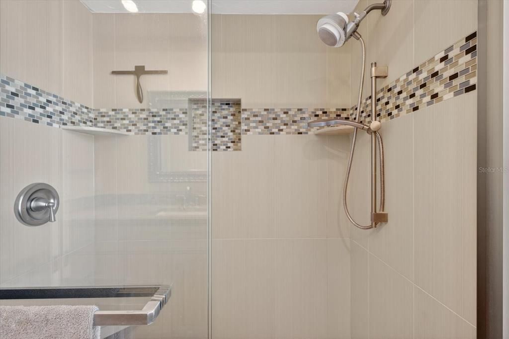 En Venta: $575,000 (3 camas, 2 baños, 1750 Pies cuadrados)