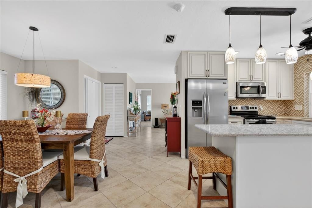 En Venta: $575,000 (3 camas, 2 baños, 1750 Pies cuadrados)