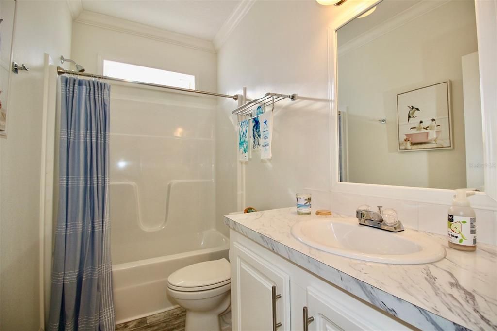 For Sale: $299,900 (2 beds, 2 baths, 1296 Square Feet)