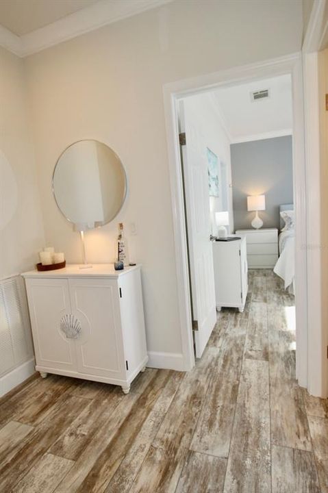 For Sale: $299,900 (2 beds, 2 baths, 1296 Square Feet)