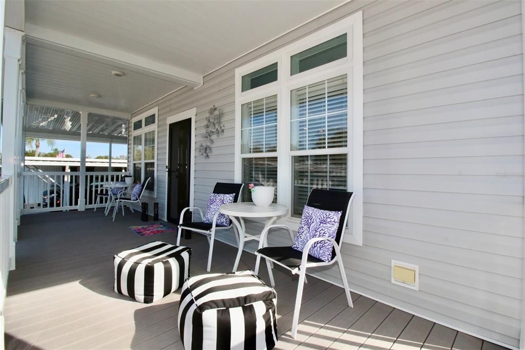 For Sale: $299,900 (2 beds, 2 baths, 1296 Square Feet)