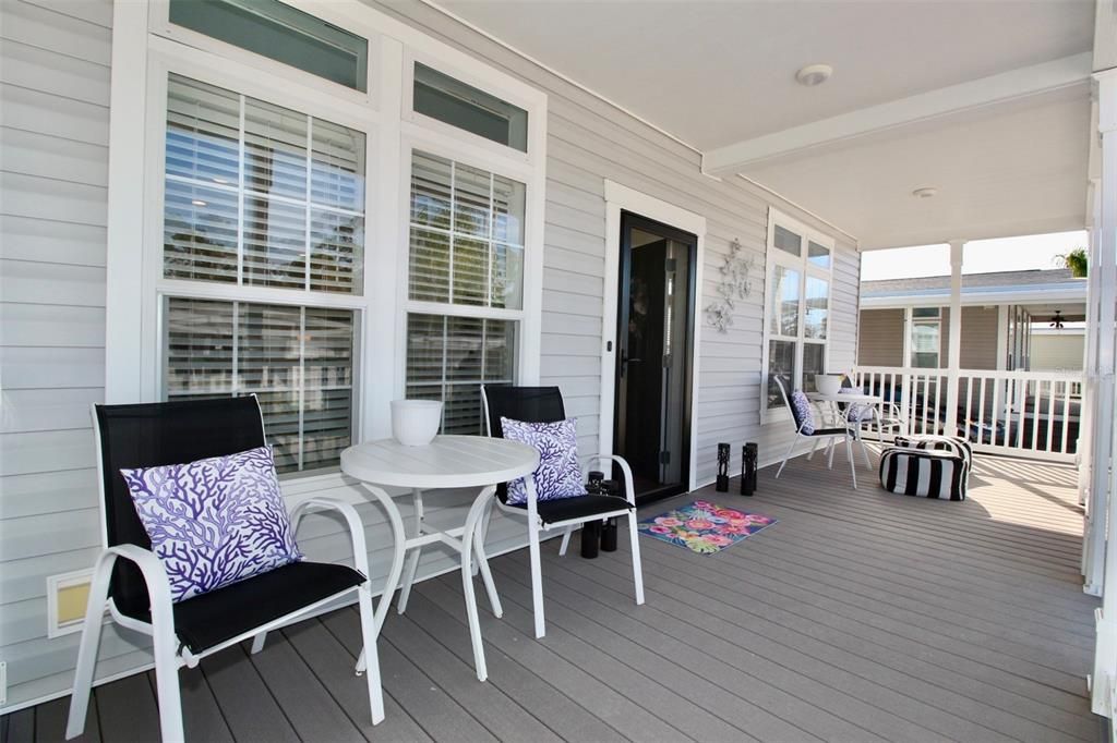 For Sale: $299,900 (2 beds, 2 baths, 1296 Square Feet)