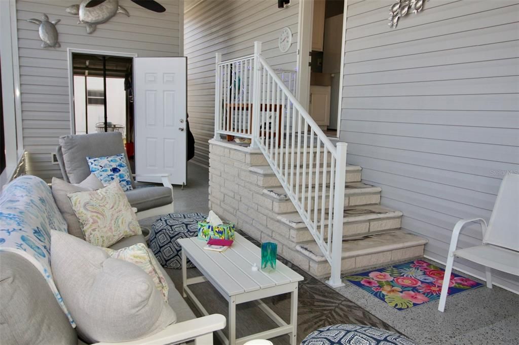 For Sale: $299,900 (2 beds, 2 baths, 1296 Square Feet)