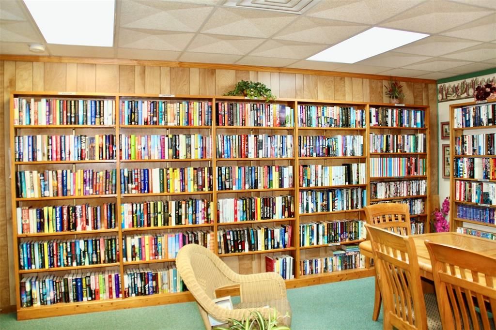 For Sale: $299,900 (2 beds, 2 baths, 1296 Square Feet)