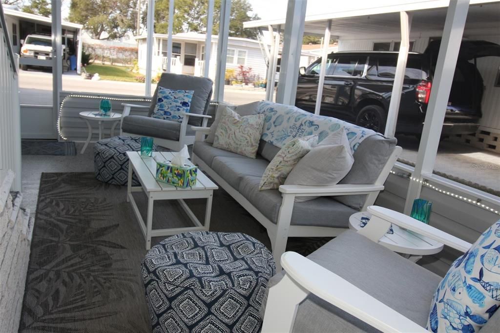 For Sale: $299,900 (2 beds, 2 baths, 1296 Square Feet)