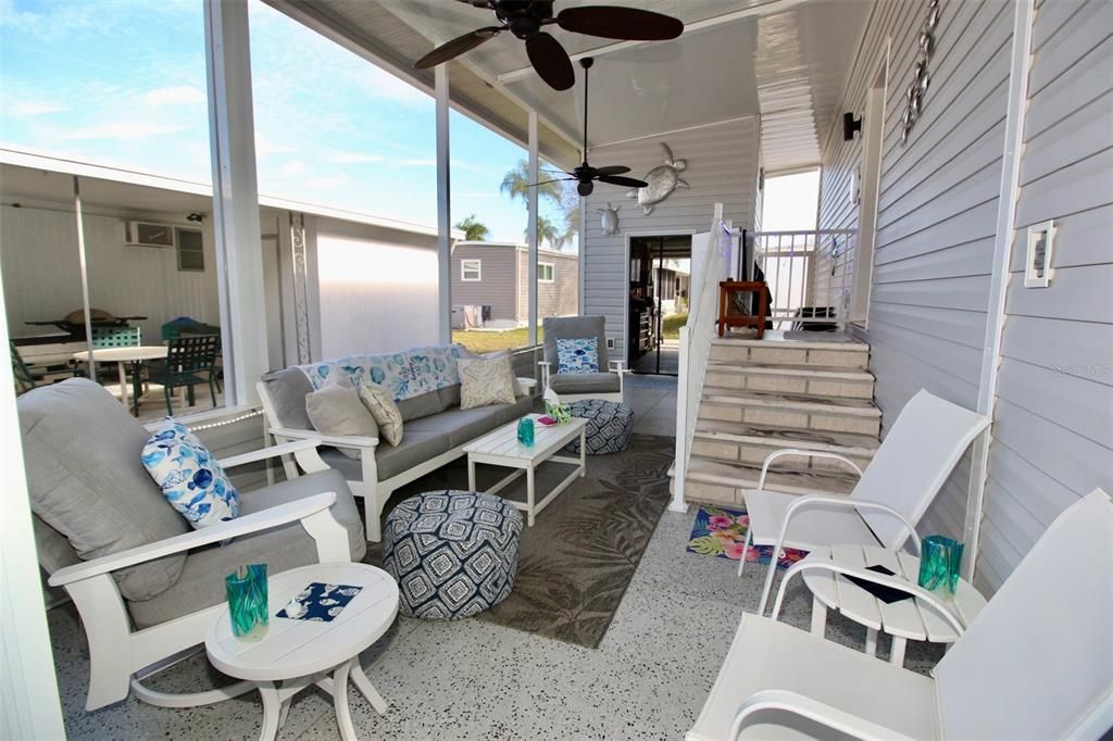 For Sale: $299,900 (2 beds, 2 baths, 1296 Square Feet)