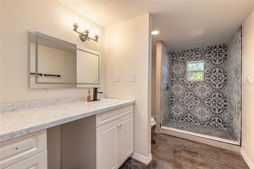 На продажу: $216,000 (2 спален, 2 ванн, 1152 Квадратных фут)