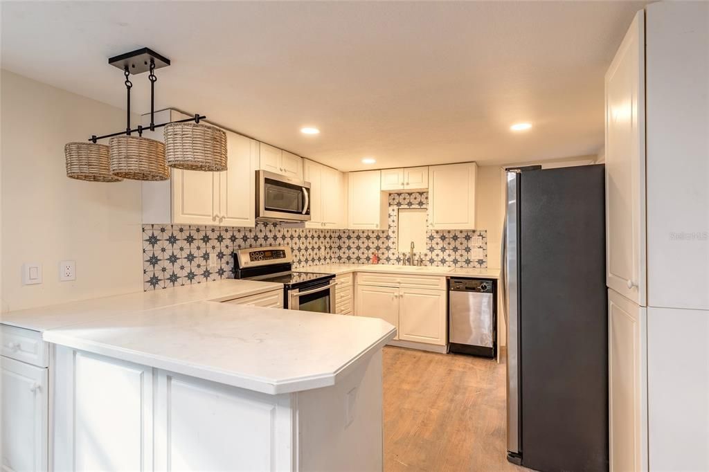 На продажу: $216,000 (2 спален, 2 ванн, 1152 Квадратных фут)