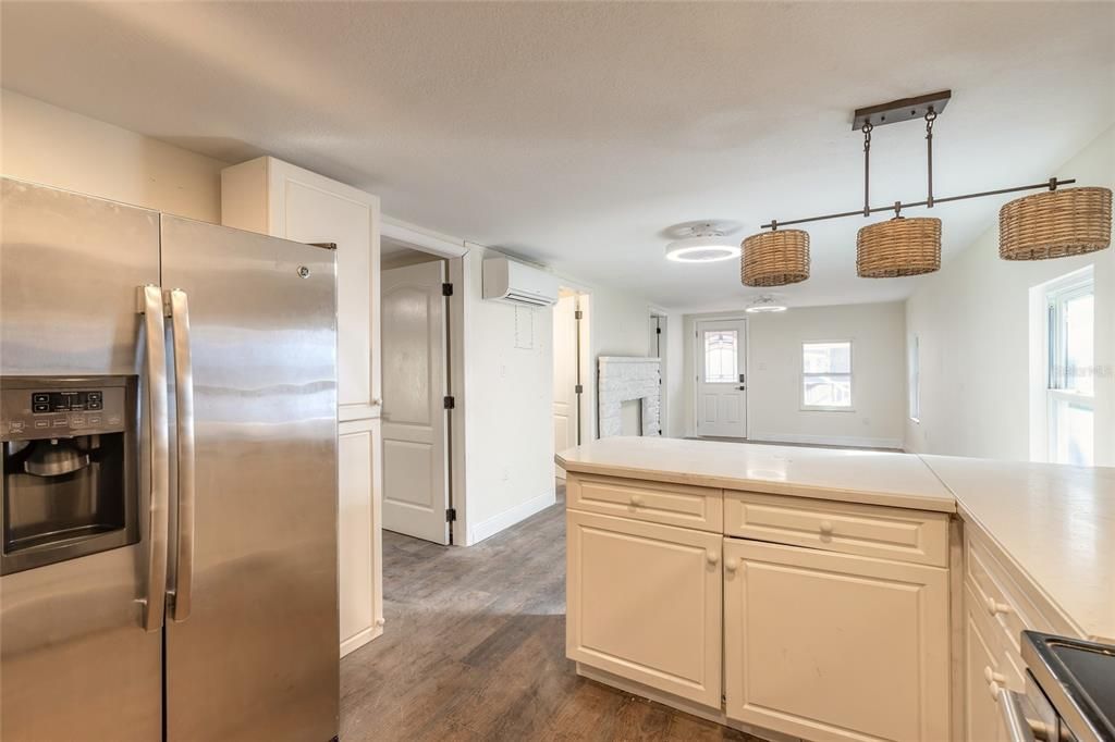 На продажу: $216,000 (2 спален, 2 ванн, 1152 Квадратных фут)