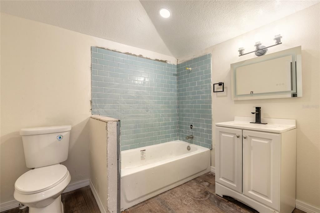 На продажу: $216,000 (2 спален, 2 ванн, 1152 Квадратных фут)