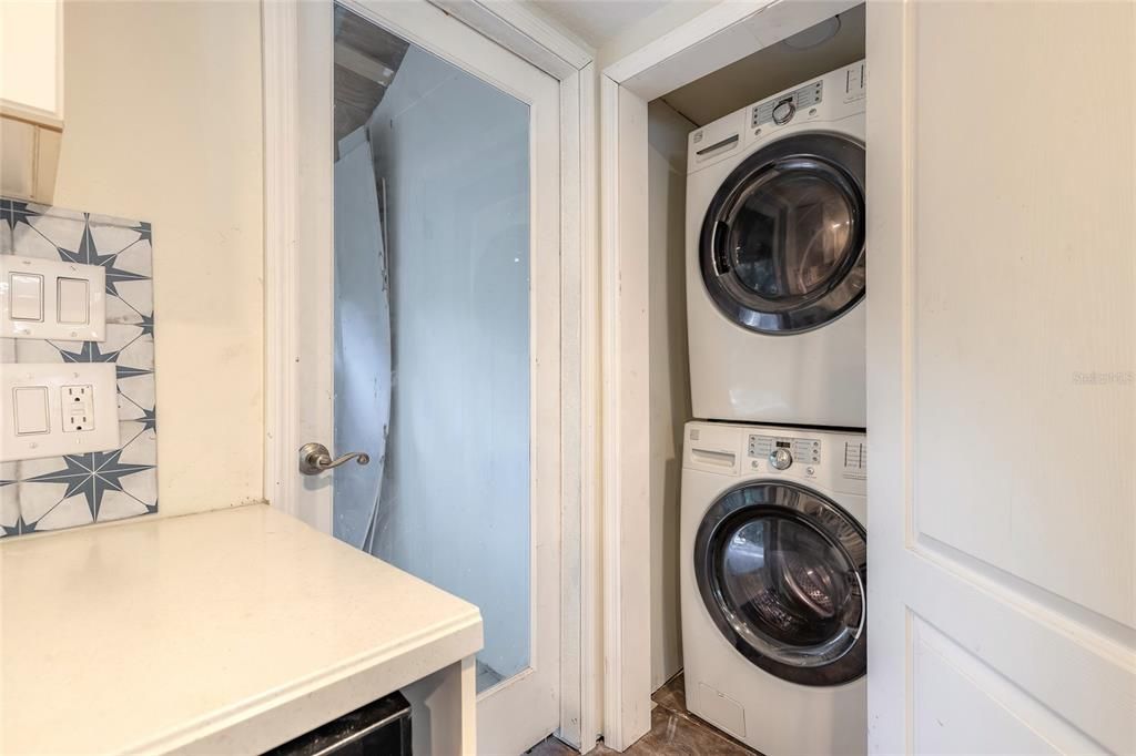 На продажу: $216,000 (2 спален, 2 ванн, 1152 Квадратных фут)