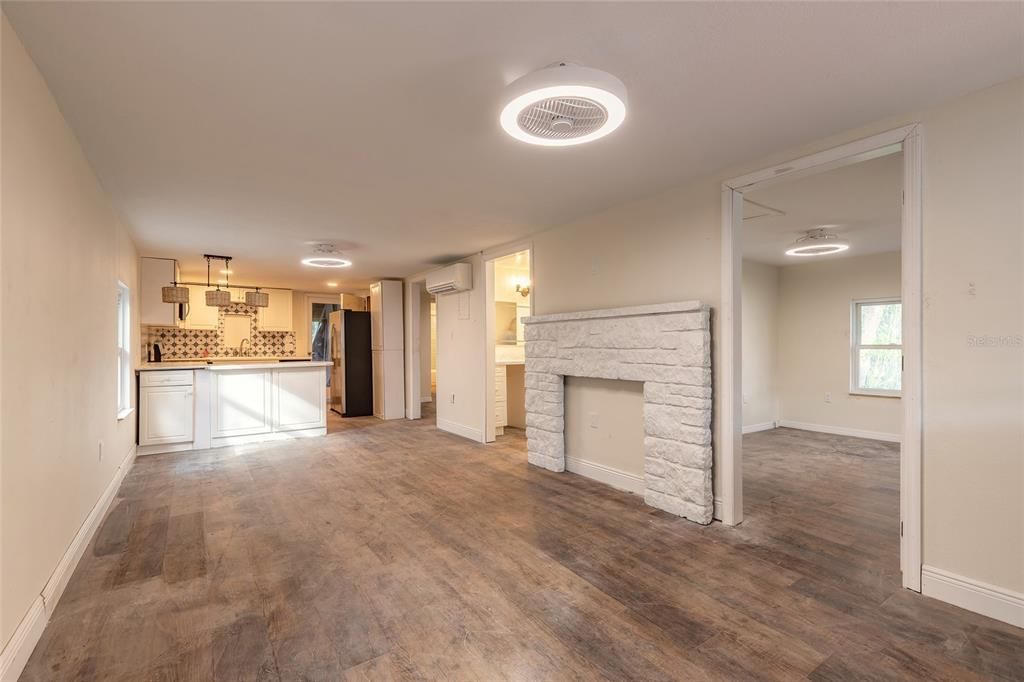 На продажу: $216,000 (2 спален, 2 ванн, 1152 Квадратных фут)