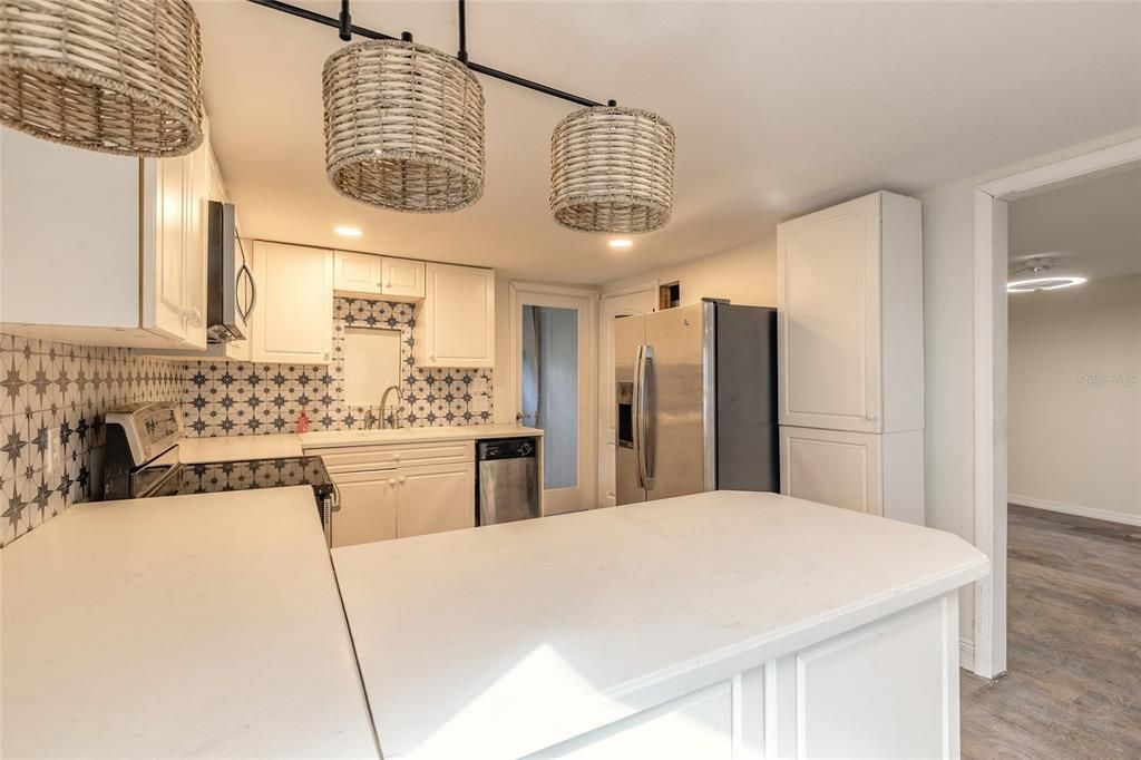 На продажу: $216,000 (2 спален, 2 ванн, 1152 Квадратных фут)