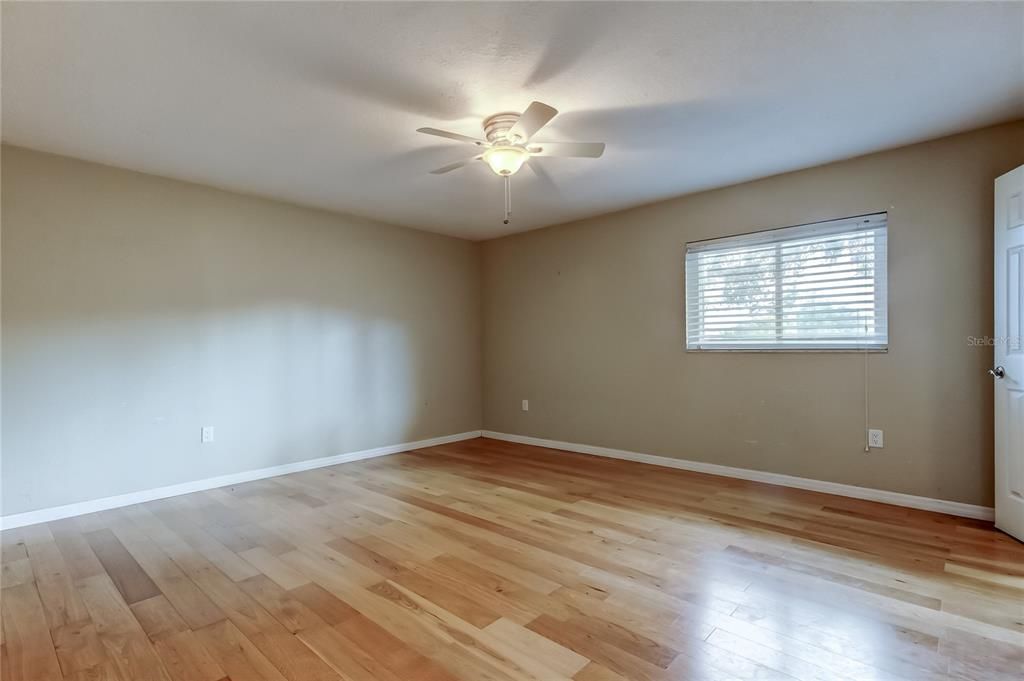 For Sale: $425,000 (3 beds, 2 baths, 1659 Square Feet)