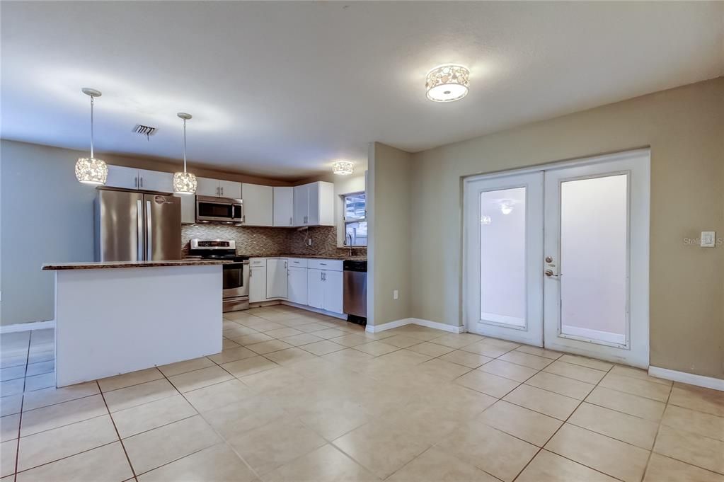 For Sale: $425,000 (3 beds, 2 baths, 1659 Square Feet)