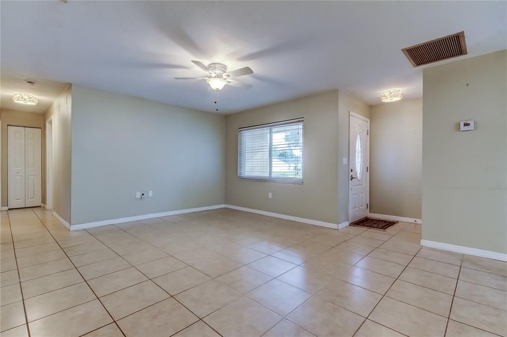 For Sale: $425,000 (3 beds, 2 baths, 1659 Square Feet)