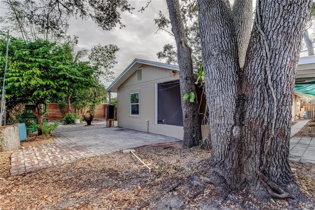 For Sale: $425,000 (3 beds, 2 baths, 1659 Square Feet)