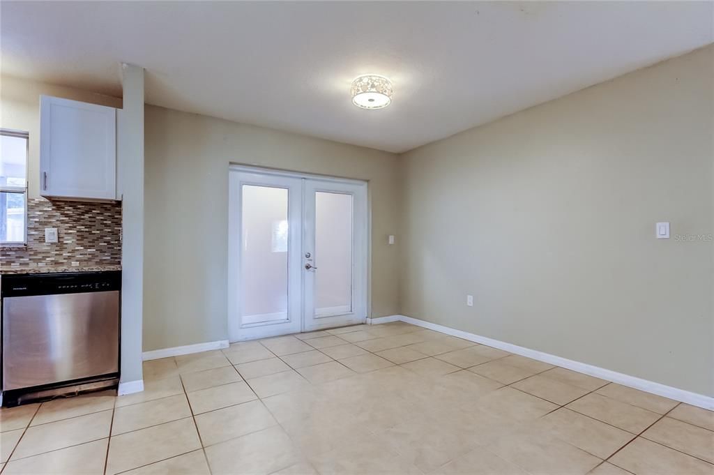 For Sale: $425,000 (3 beds, 2 baths, 1659 Square Feet)