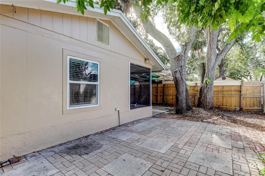 For Sale: $425,000 (3 beds, 2 baths, 1659 Square Feet)