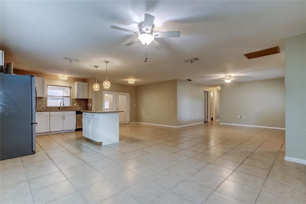 For Sale: $425,000 (3 beds, 2 baths, 1659 Square Feet)