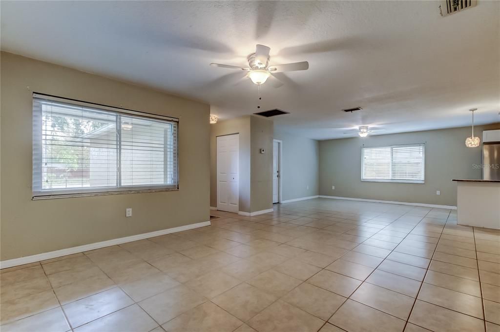 For Sale: $425,000 (3 beds, 2 baths, 1659 Square Feet)