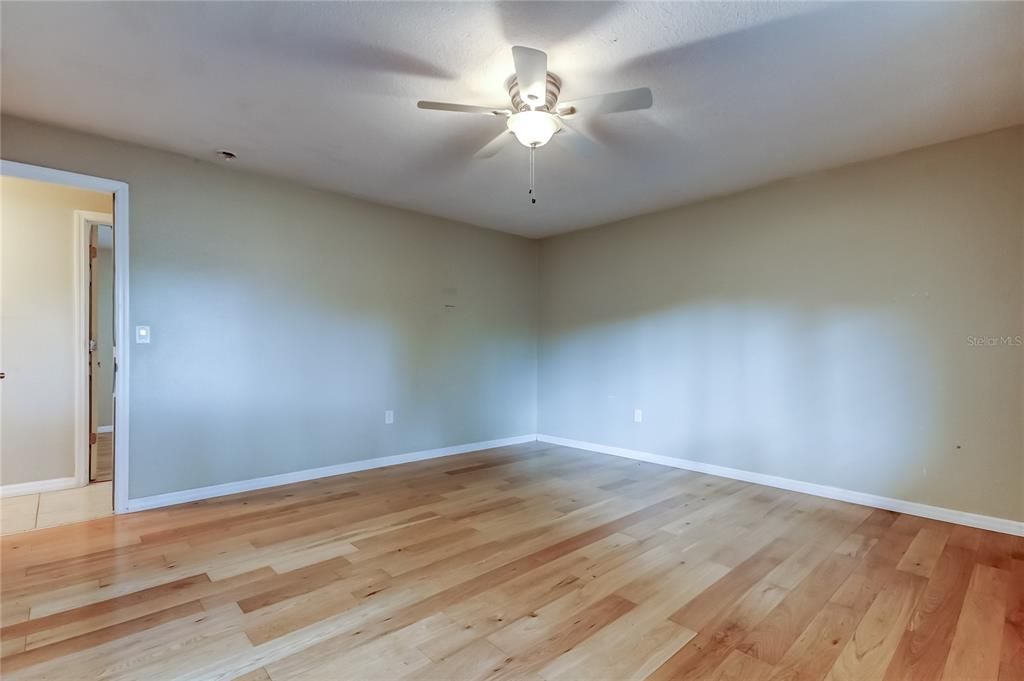 For Sale: $425,000 (3 beds, 2 baths, 1659 Square Feet)