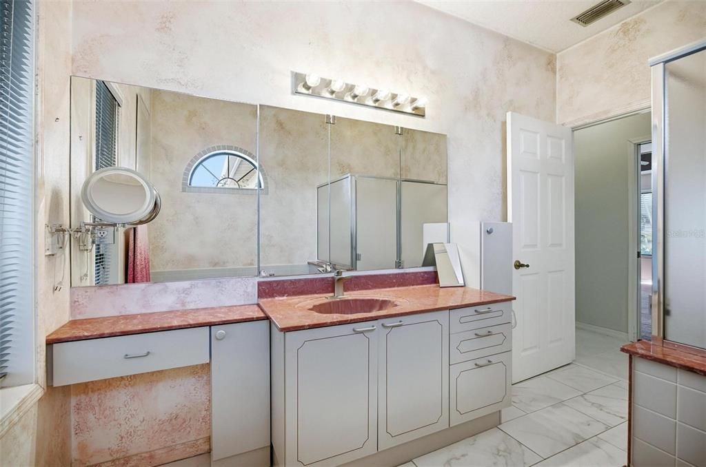 На продажу: $650,000 (4 спален, 2 ванн, 2626 Квадратных фут)