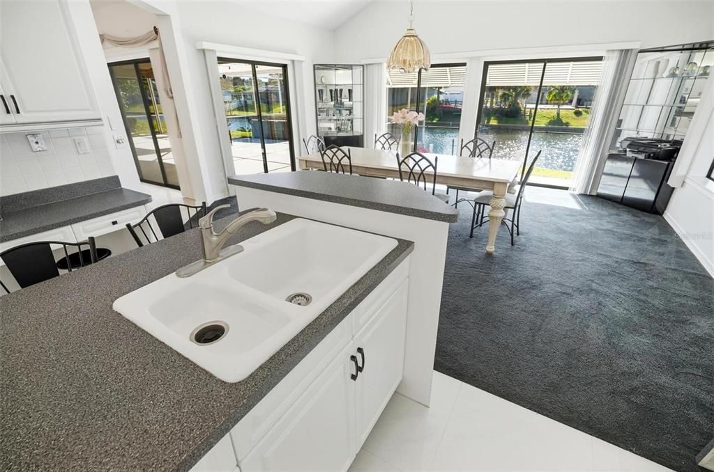 На продажу: $650,000 (4 спален, 2 ванн, 2626 Квадратных фут)