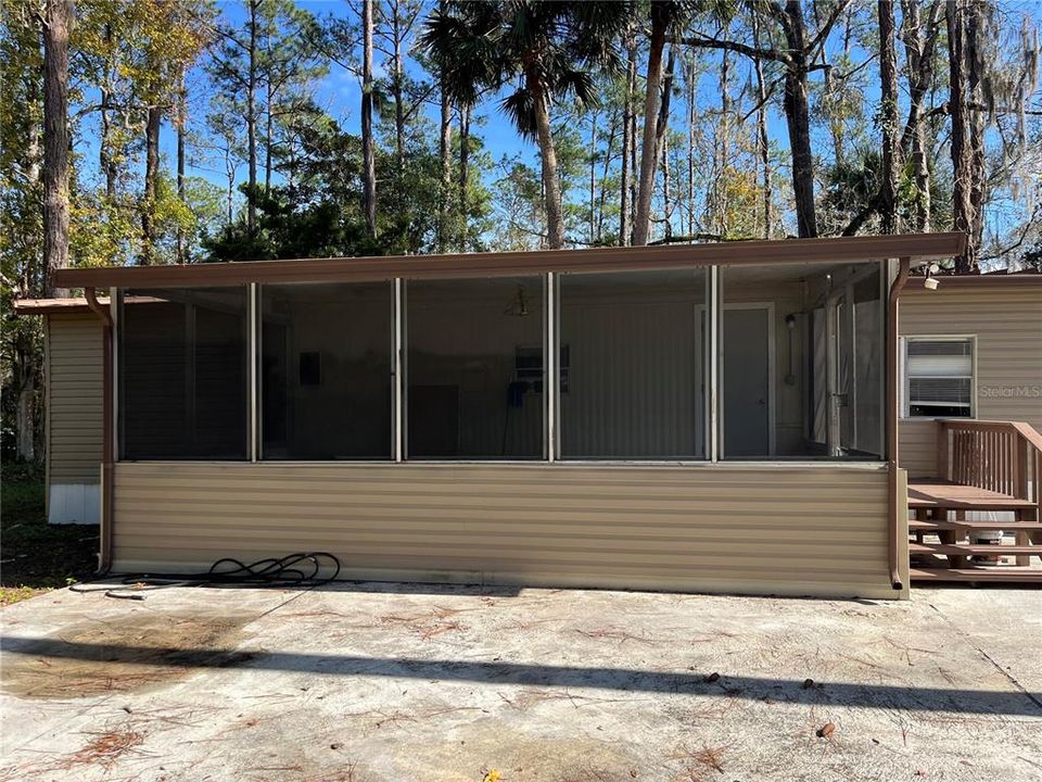 For Sale: $179,900 (2 beds, 2 baths, 1048 Square Feet)